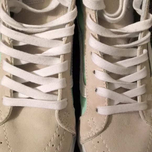 VANS - Ladies High Top - Size: 8.5 - Picture 8 of 8